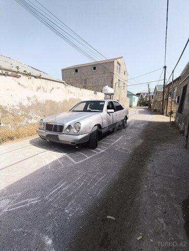 Mercedes E 230 1995, 375,000 km - 2.3 l - Bakı