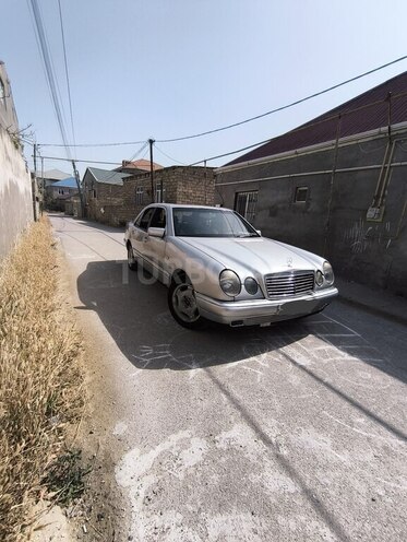 Mercedes E 230 1995, 375,000 km - 2.3 l - Bakı