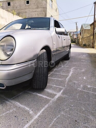Mercedes E 230 1995, 375,000 km - 2.3 l - Bakı