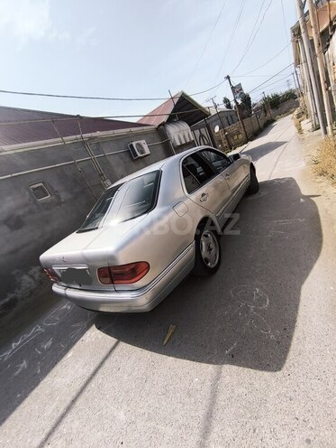 Mercedes E 230 1995, 375,000 km - 2.3 l - Bakı