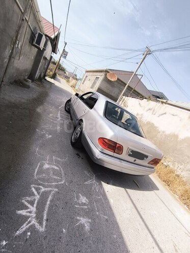 Mercedes E 230 1995, 375,000 km - 2.3 l - Bakı