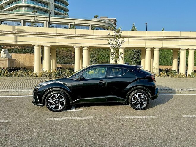 Toyota C-HR 2023, 61,000 km - 1.8 l - Bakı