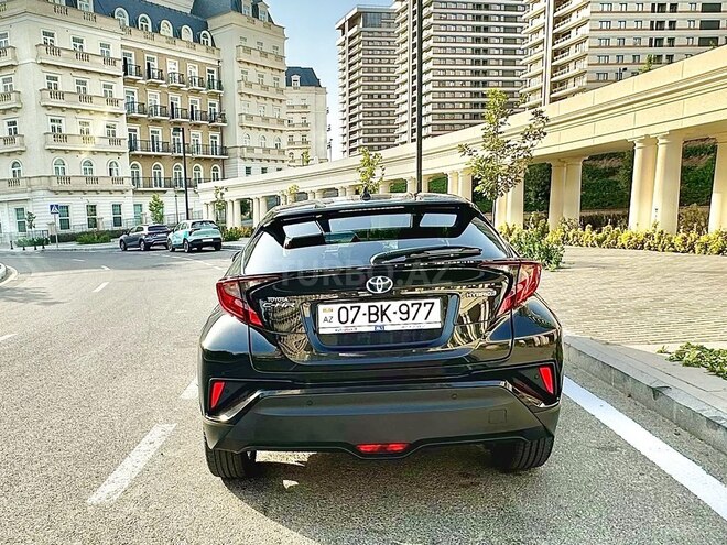 Toyota C-HR 2023, 61,000 km - 1.8 l - Bakı