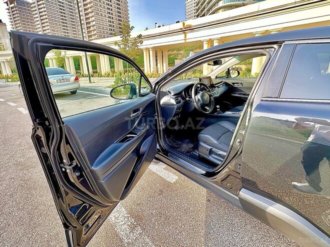 Toyota C-HR 2023, 61,000 km - 1.8 l - Bakı