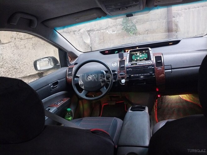 Toyota Prius-5