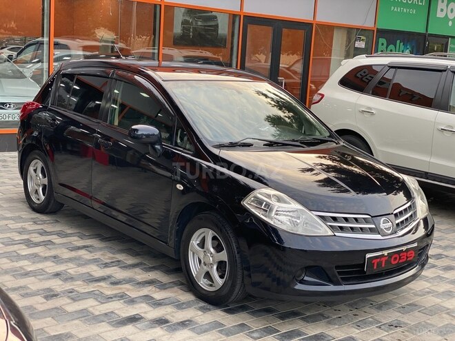 Nissan Tiida-5