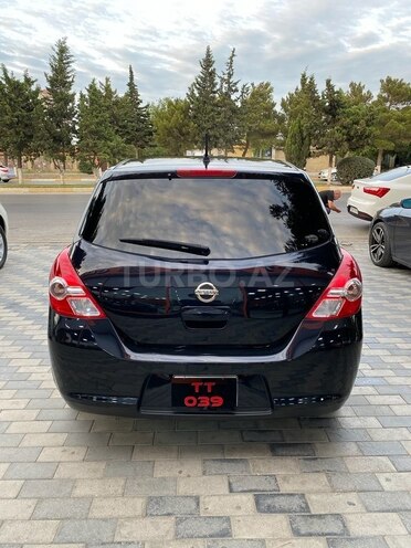 Nissan Tiida-10