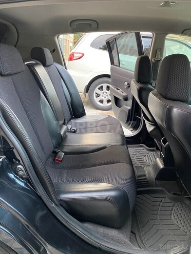 Nissan Tiida-14