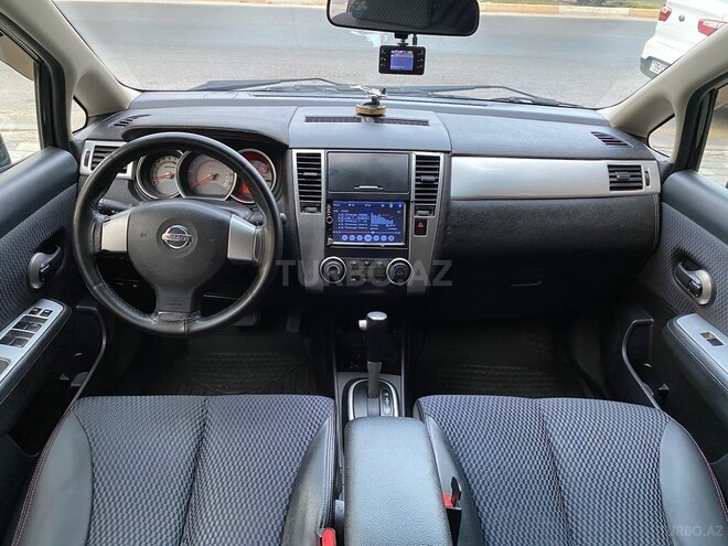 Nissan Tiida-17