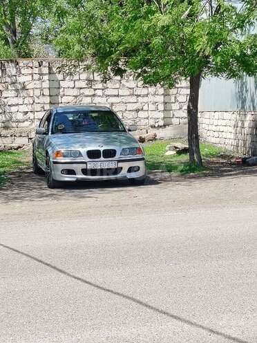 BMW 323-2