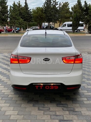 Kia Rio-10