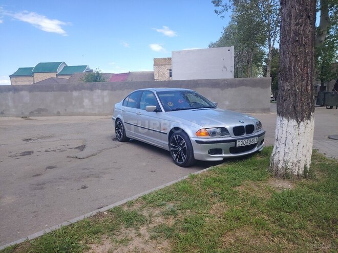 BMW 323-9