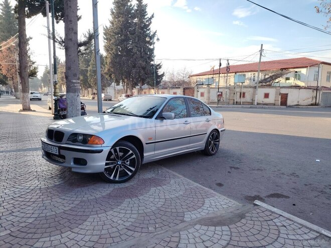 BMW 323-12