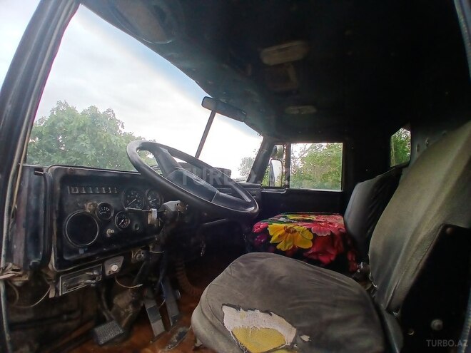 KamAz 5511 1987, 800,000 km - 11.0 l - Salyan