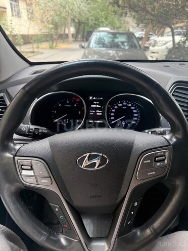 Hyundai Santa Fe-5