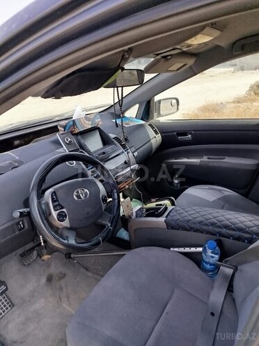 Toyota Prius-3