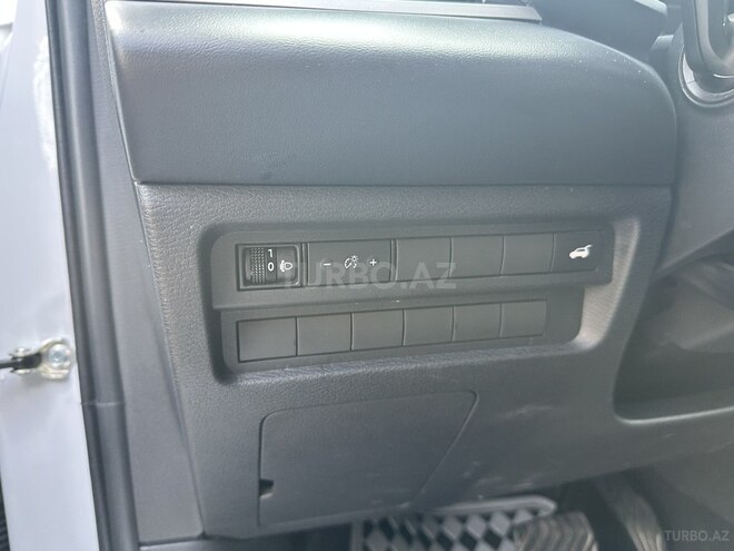 Mitsubishi Outlander-10