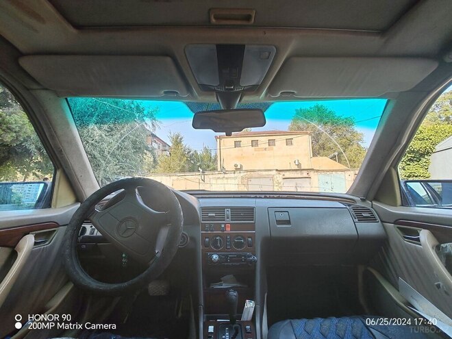 Mercedes C 220 1995, 60,000 km - 2.2 л - Bakı