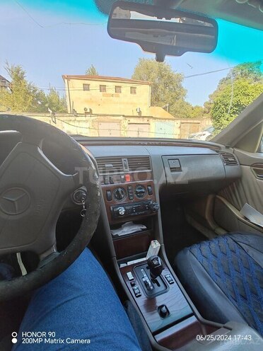 Mercedes C 220 1995, 60,000 km - 2.2 л - Bakı