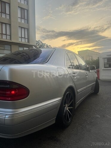 Mercedes E 270 2001, 468,000 km - 2.7 l - Bakı