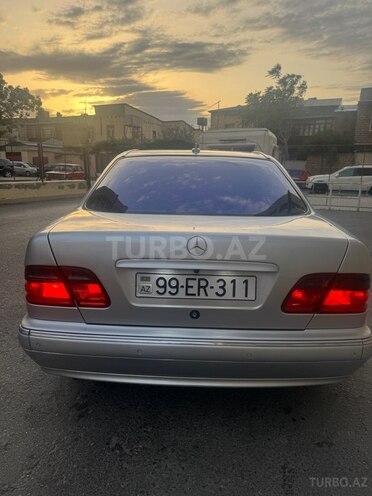 Mercedes E 270 2001, 468,000 km - 2.7 l - Bakı