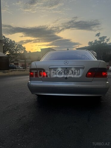 Mercedes E 270 2001, 468,000 km - 2.7 l - Bakı