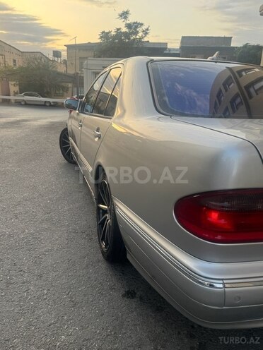 Mercedes E 270 2001, 468,000 km - 2.7 l - Bakı