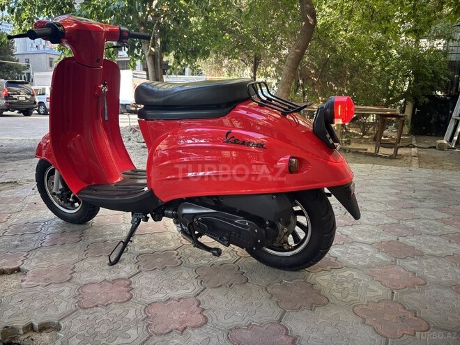 Vespa  2023, 1,400 km - 0.1 l - Bakı