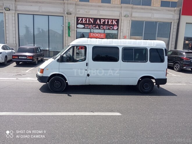 Ford Transit-6