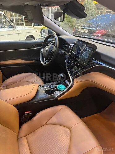 Toyota Camry-9