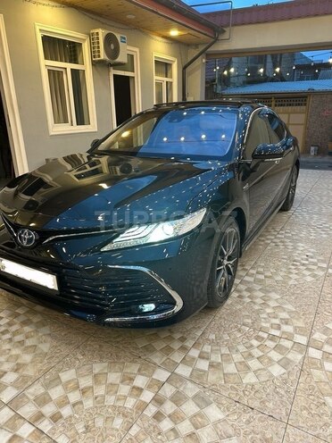 Toyota Camry-13