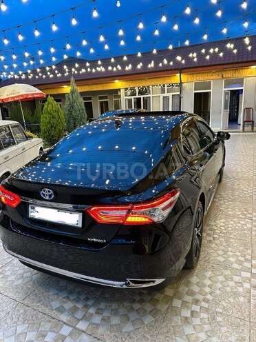 Toyota Camry-14