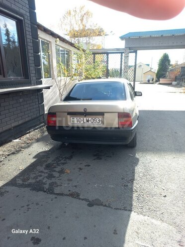 Opel Vectra 1992, 290,000 km - 1.6 l - Zaqatala