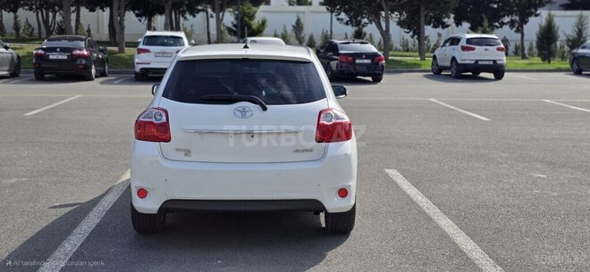 Toyota Auris 2011, 233,750 km - 1.4 л - Bakı