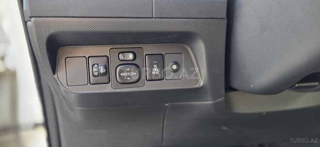 Toyota Auris 2011, 233,750 km - 1.4 л - Bakı