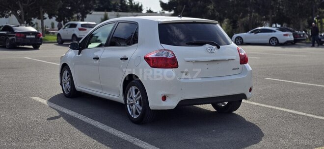 Toyota Auris 2011, 233,750 km - 1.4 л - Bakı