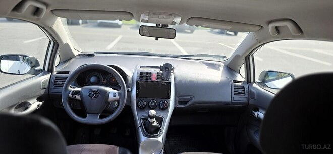 Toyota Auris 2011, 233,750 km - 1.4 л - Bakı
