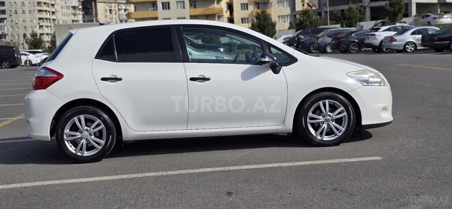 Toyota Auris 2011, 233,750 km - 1.4 л - Bakı