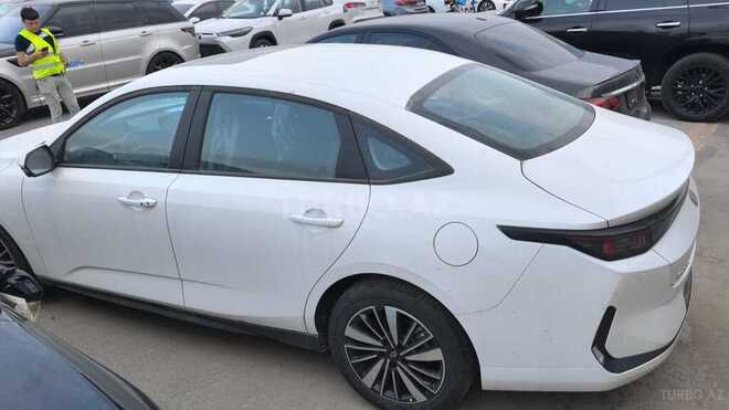 Changan Qiyuan A05 2024, 0 km - 1.5 л - Bakı