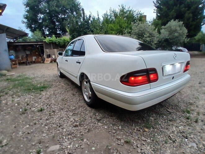 Mercedes E 220 d 1998, 472,146 km - 2.2 l - Masallı