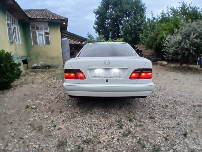 Mercedes E 220 d 1998, 472,146 km - 2.2 l - Masallı