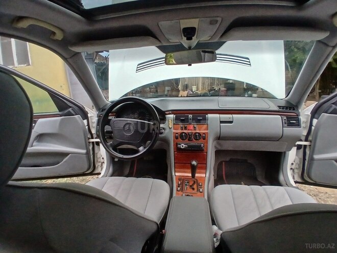 Mercedes E 220 d 1998, 472,146 km - 2.2 l - Masallı