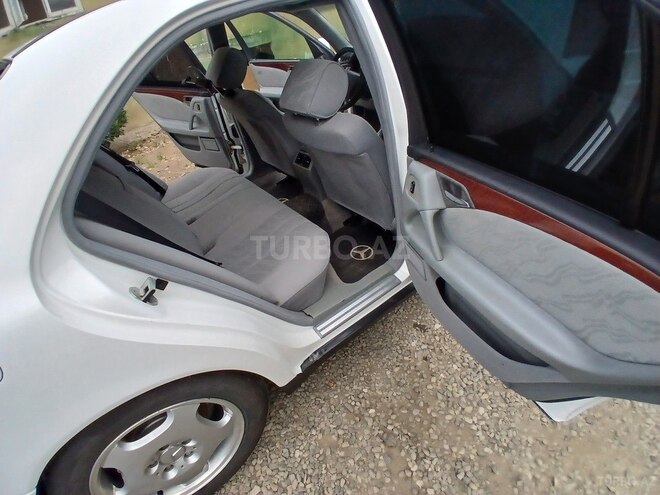 Mercedes E 220 d 1998, 472,146 km - 2.2 l - Masallı