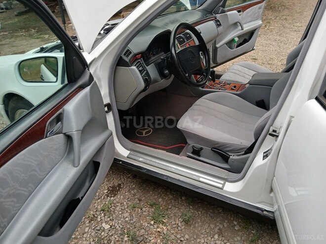 Mercedes E 220 d 1998, 472,146 km - 2.2 l - Masallı