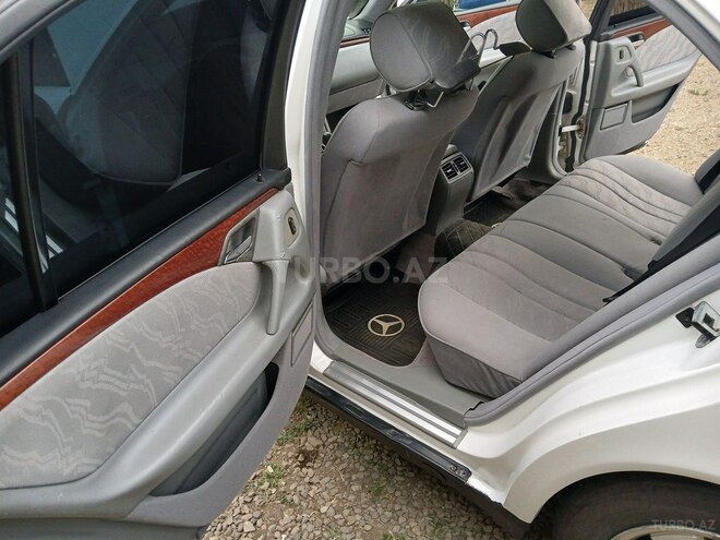 Mercedes E 220 d 1998, 472,146 km - 2.2 l - Masallı