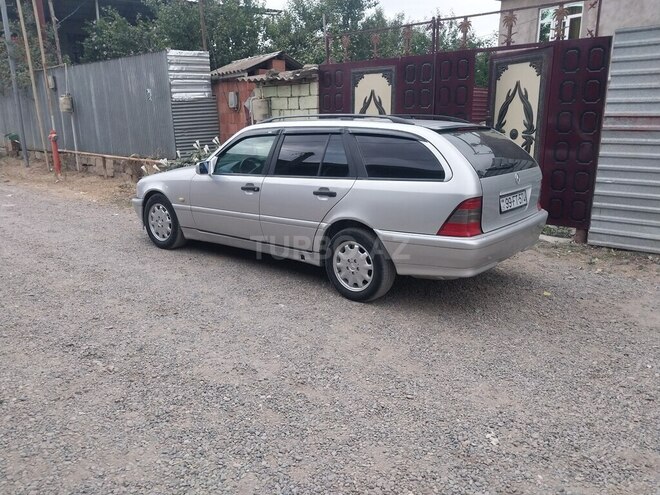 Mercedes C 220 d-7