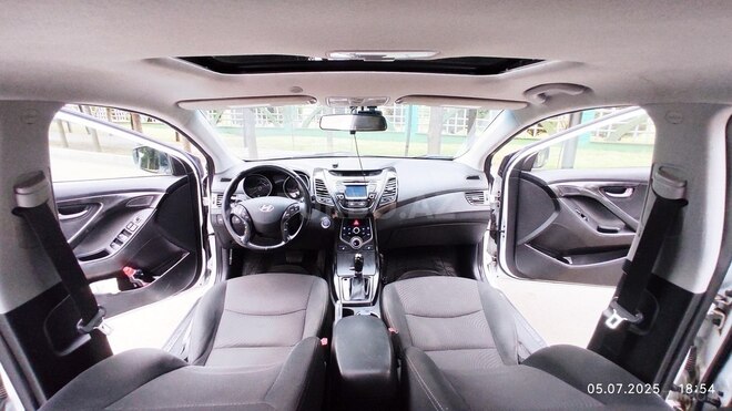 Hyundai Elantra 2015, 98,600 km - 1.8 л - Masallı