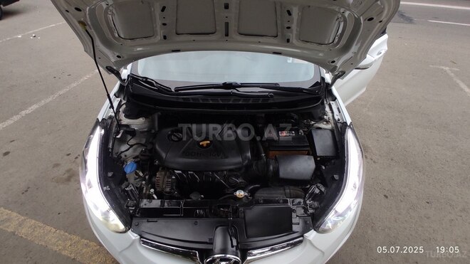 Hyundai Elantra 2015, 98,600 km - 1.8 л - Masallı