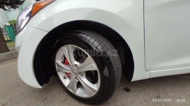 Hyundai Elantra 2015, 98,600 km - 1.8 л - Masallı