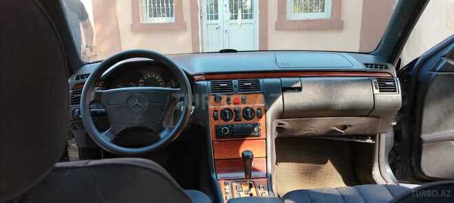 Mercedes E 220 1999, 234,123 km - 2.2 l - Bakı